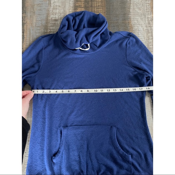 Blue Sweater - Picture 4 of 5